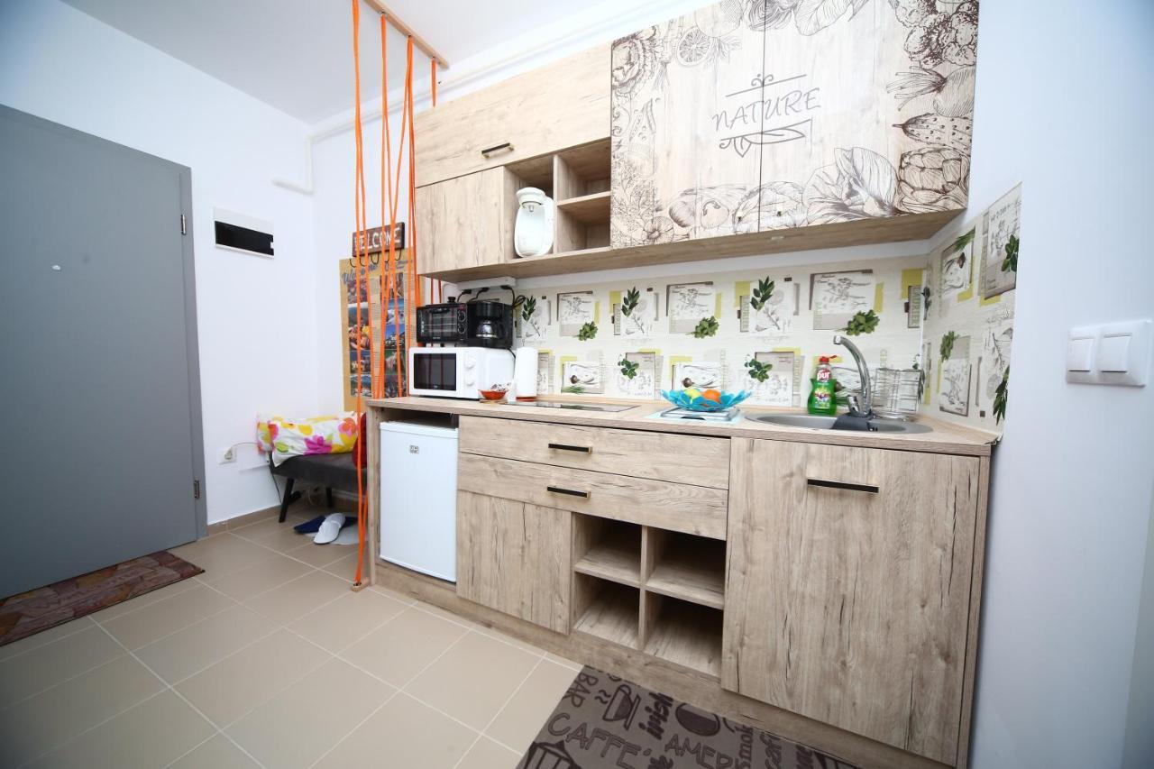 B&M Apartment Брашов Екстериор снимка