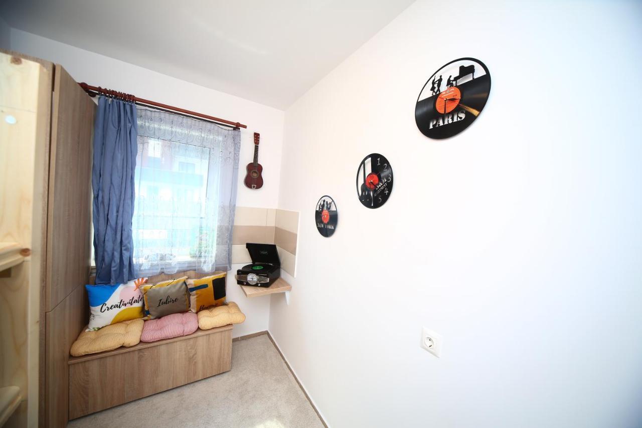 B&M Apartment Брашов Екстериор снимка