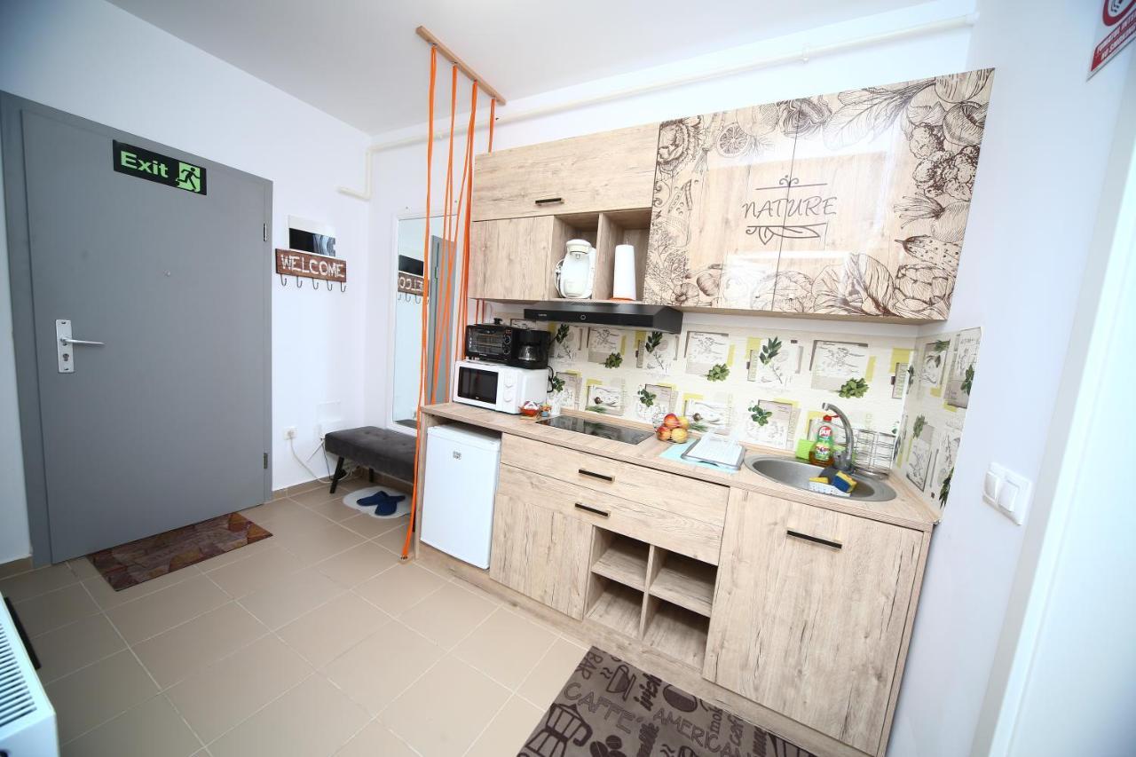 B&M Apartment Брашов Екстериор снимка