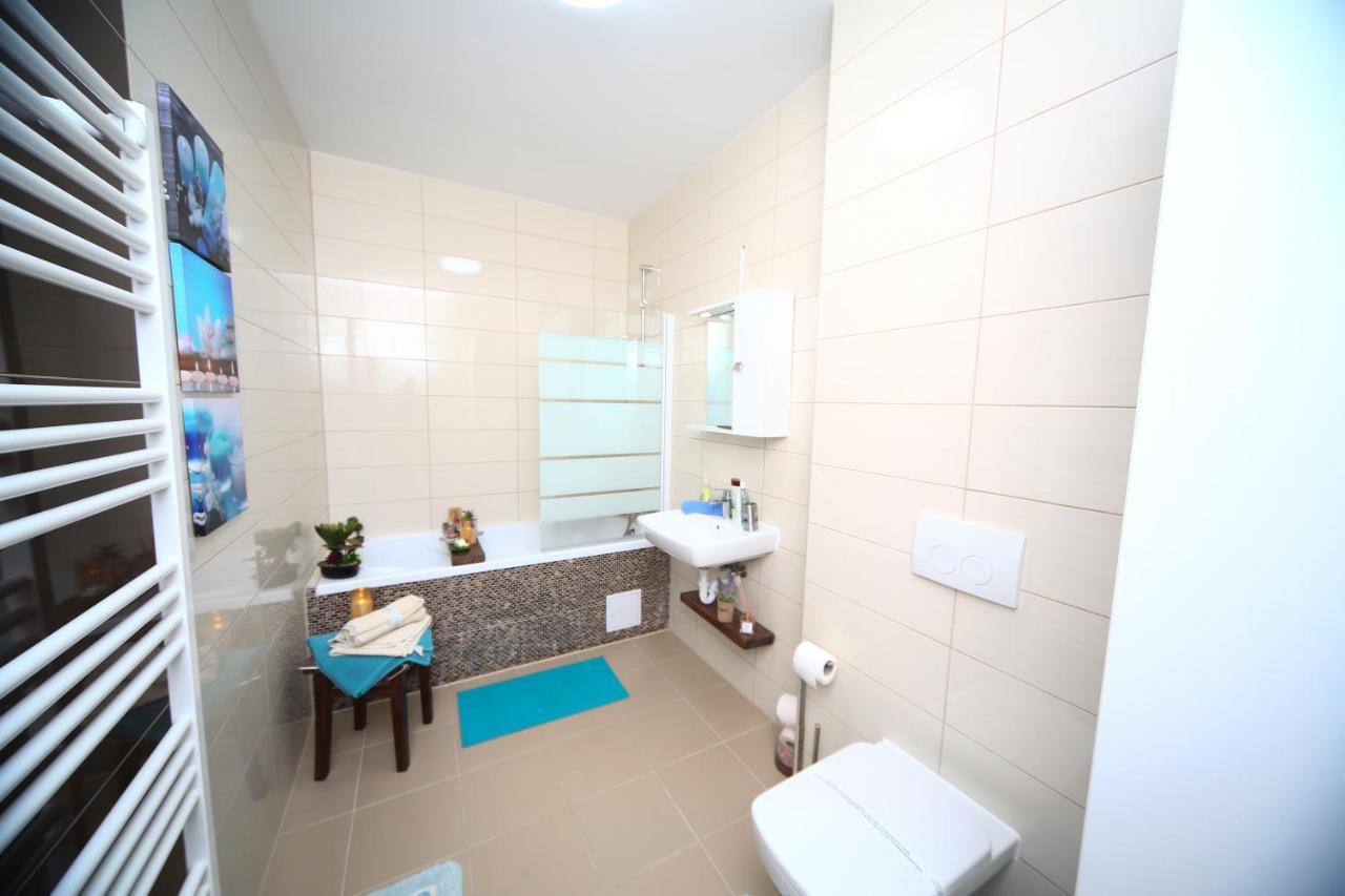 B&M Apartment Брашов Екстериор снимка