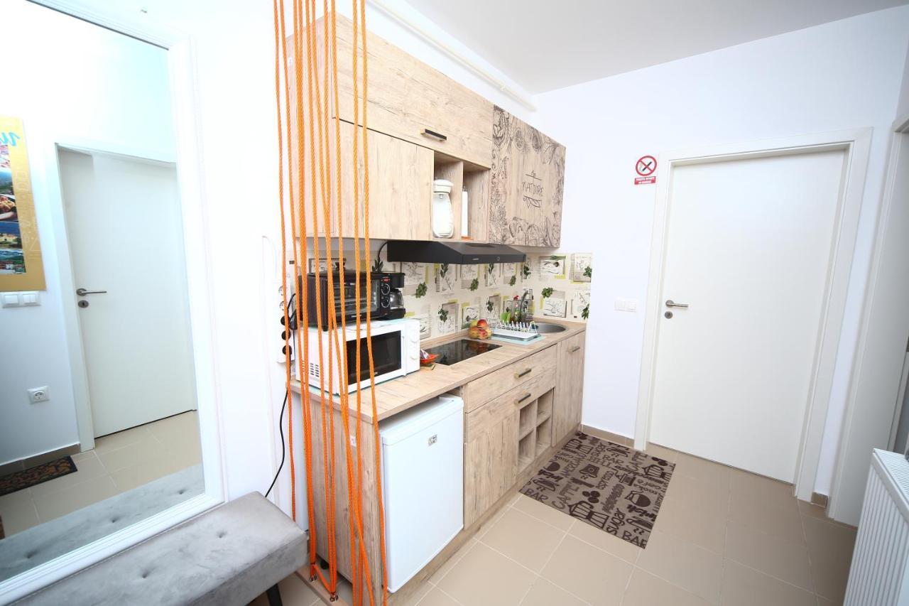 B&M Apartment Брашов Екстериор снимка