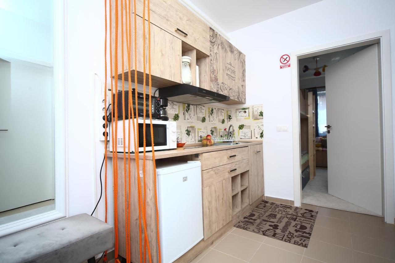 B&M Apartment Брашов Екстериор снимка