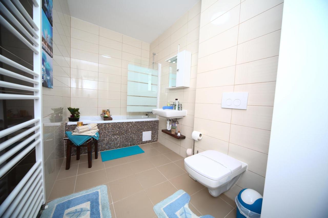B&M Apartment Брашов Екстериор снимка