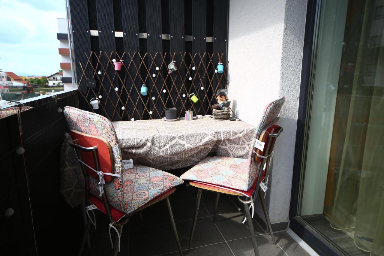 B&M Apartment Брашов Екстериор снимка