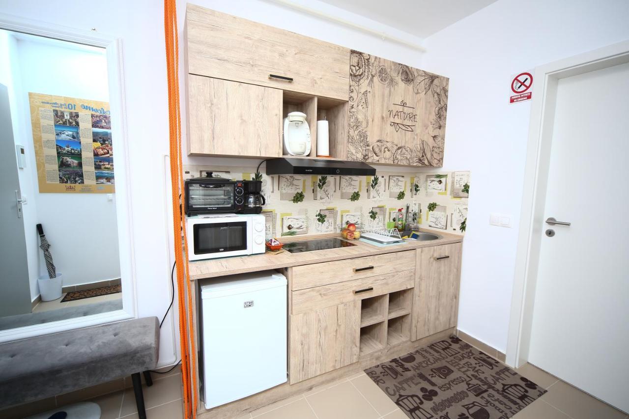 B&M Apartment Брашов Екстериор снимка